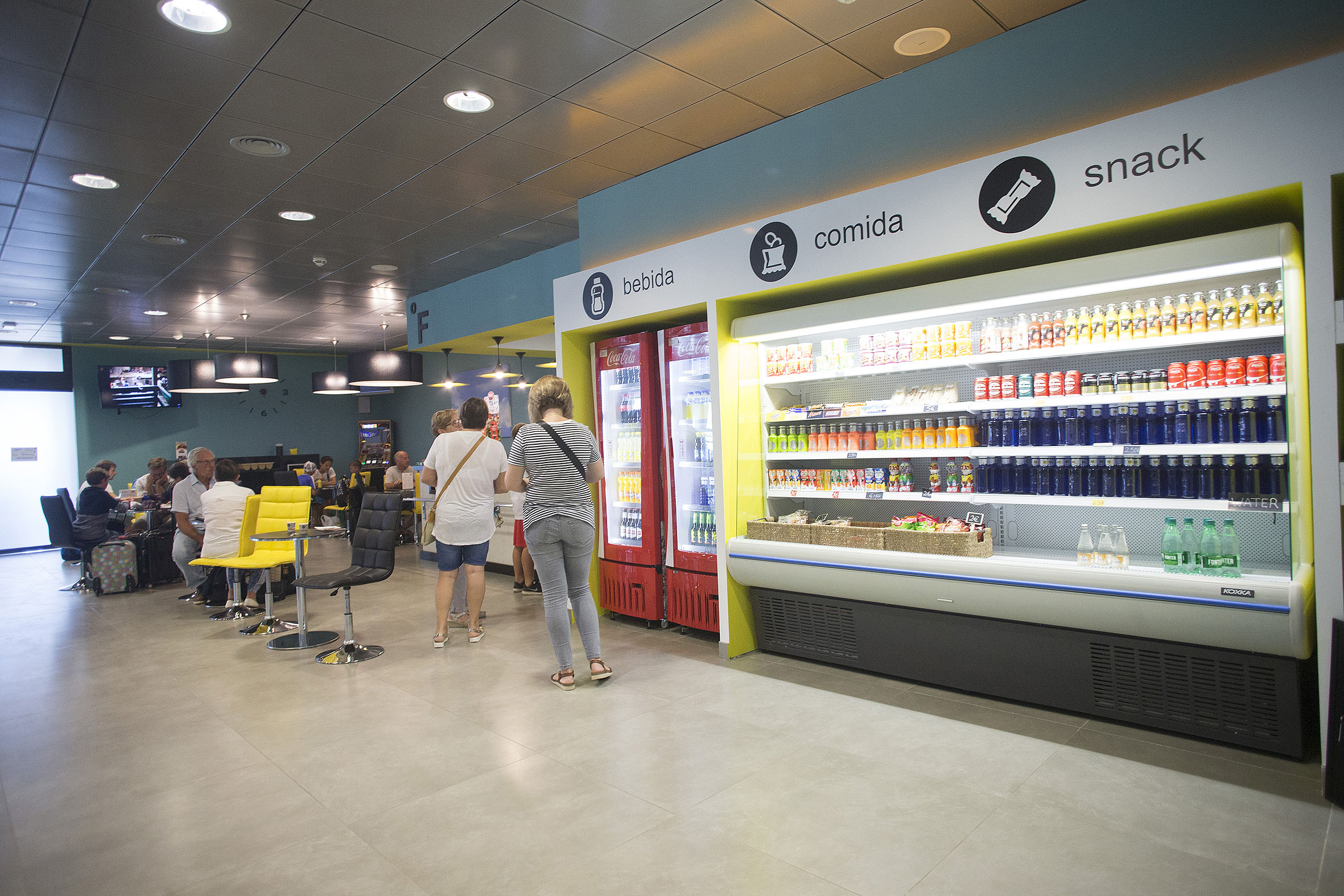 El aeropuerto de Castellón licita la explotación de una segunda cafetería  para dar respuesta al incremento de pasajeros - Aeroport Castelló